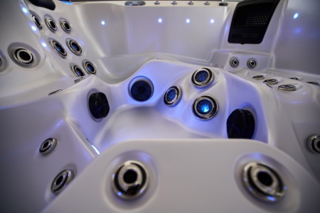 Гидромассажный СПА бассейн Joyee SPA London-L