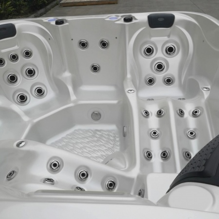 Гидромассажный спа бассейн Bigeer Пента BG-8895 Гидромассажный спа бассейн Bigeer Пента BG-8895